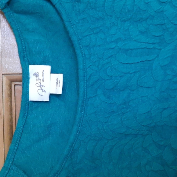 Green XL Top - Picture 2 of 3